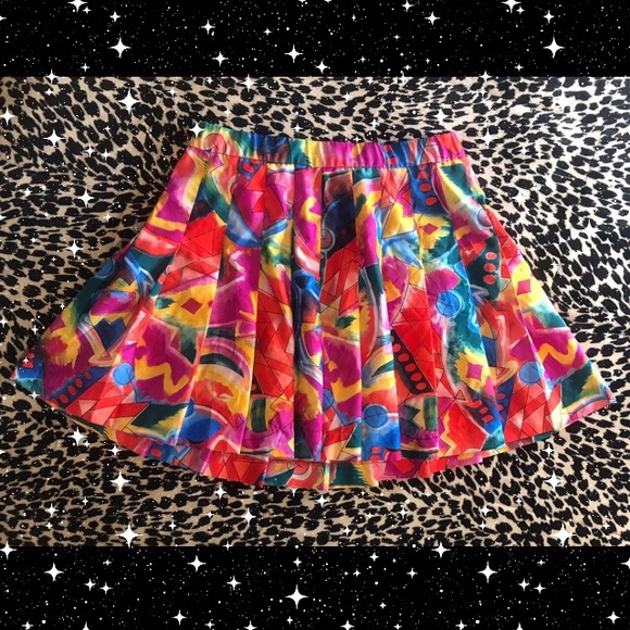 💕SOLD💕Y2k Lily’s colorful pattern pleated tennis skirt - Picture 1 of 5